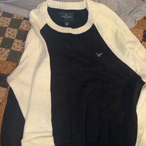 American Eagle Outfitters Black and White Crewneck Sweater